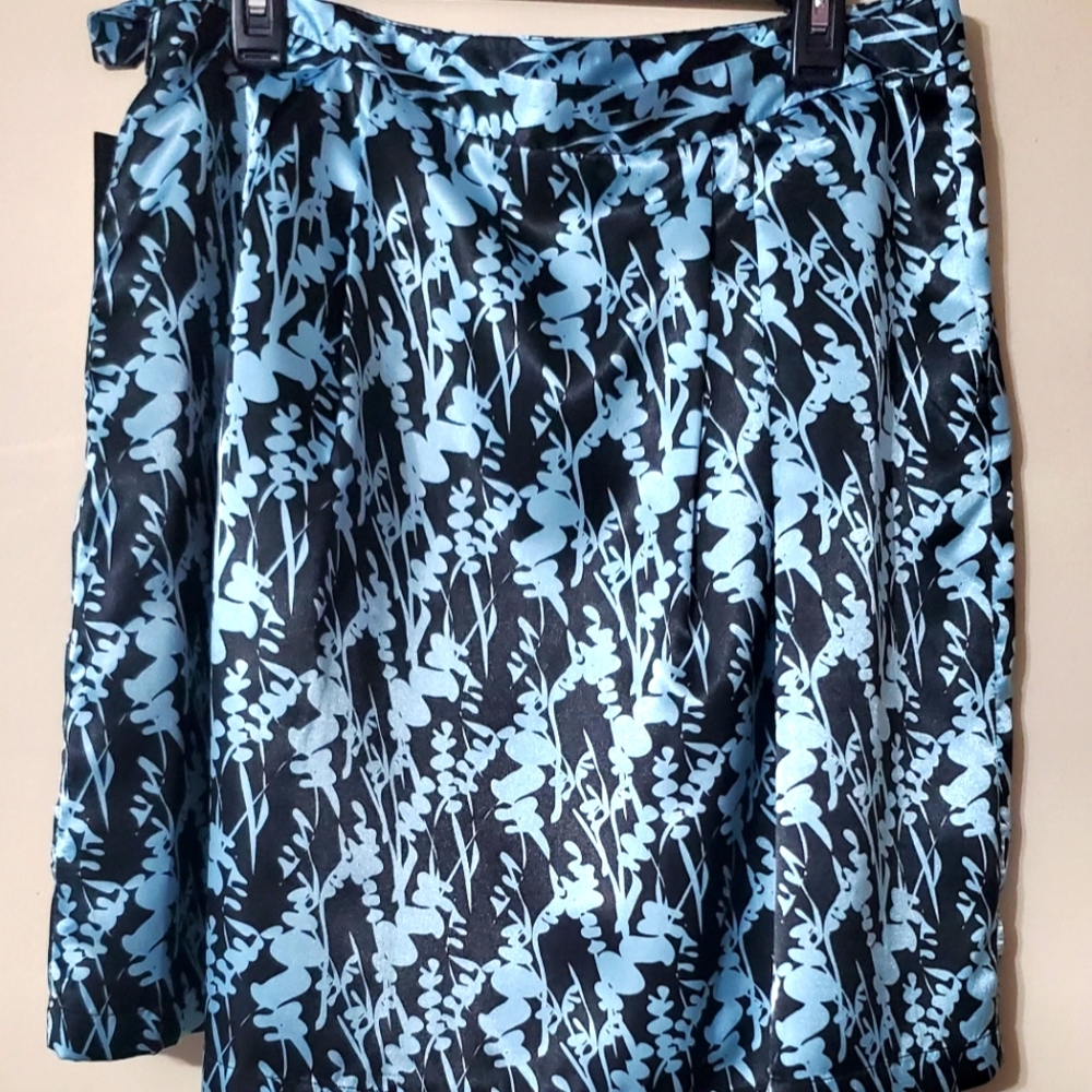 Above knee silky satin skirt